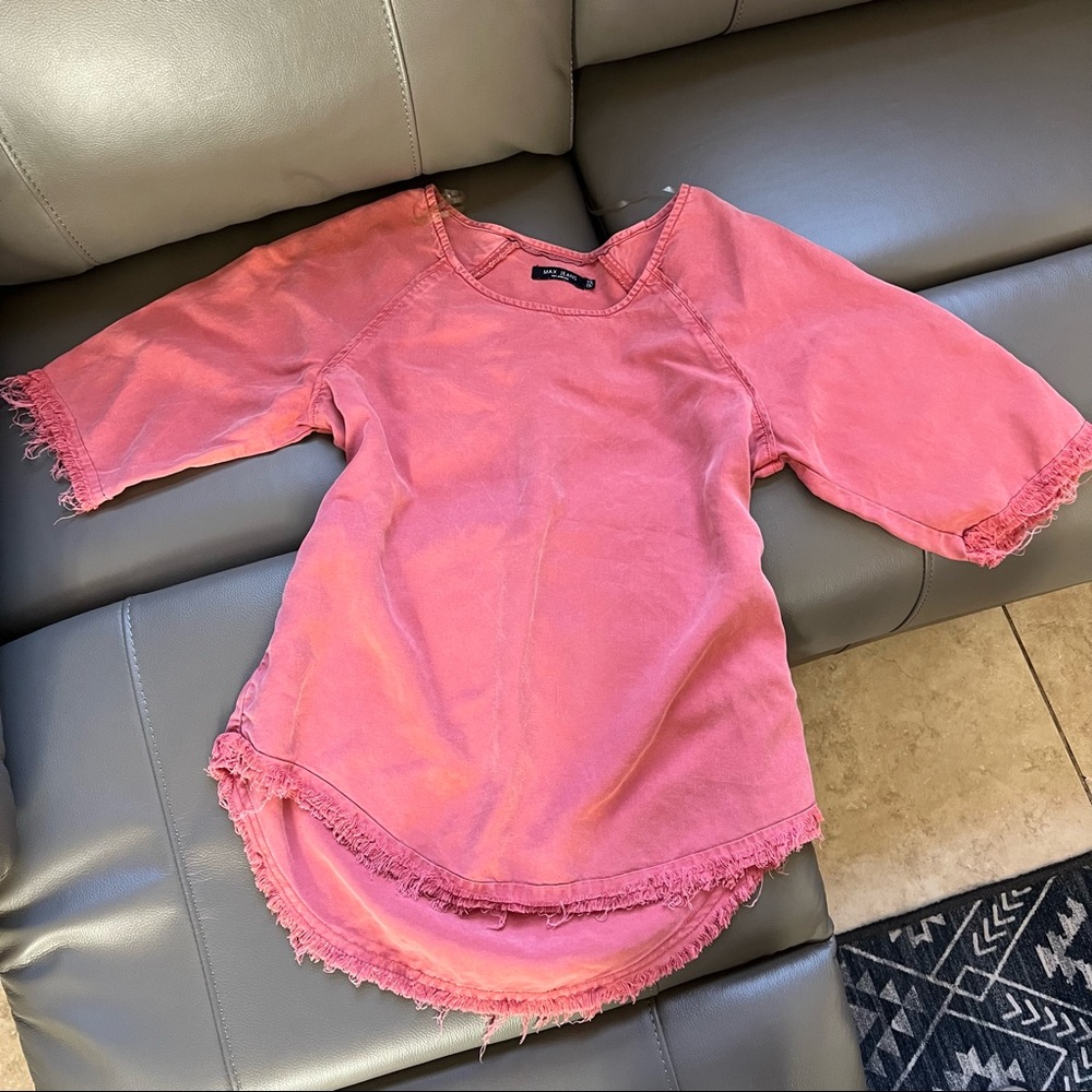 Max Jeans 3/4 Sleeve Distressed Trim Top